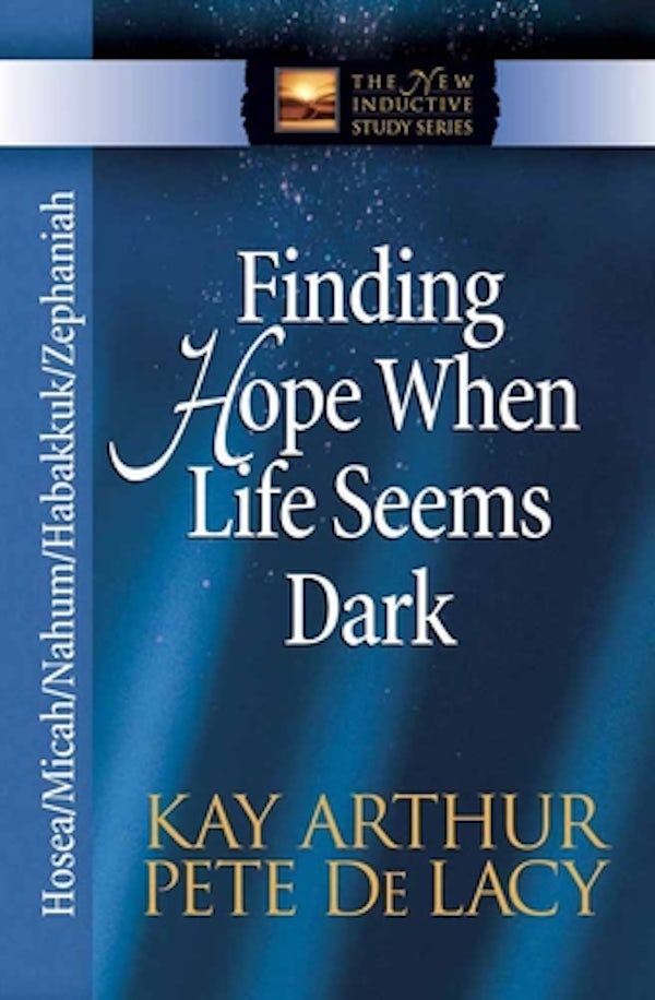 Cover image for Finding Hope When Life Seems Dark, isbn: 9780736918251