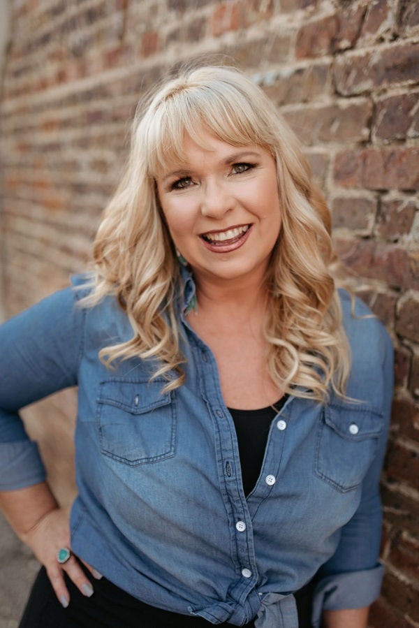 Cover image for Women Who Move Mountains, isbn: 9780764219146