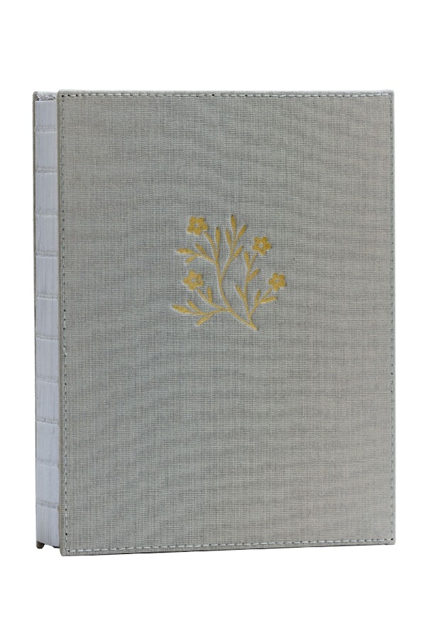 Cover image for NKJV New Testament, Tracing Edition: Engaging the Scripture Word by Word (Gray Cloth Over Board), isbn: 9781400353910