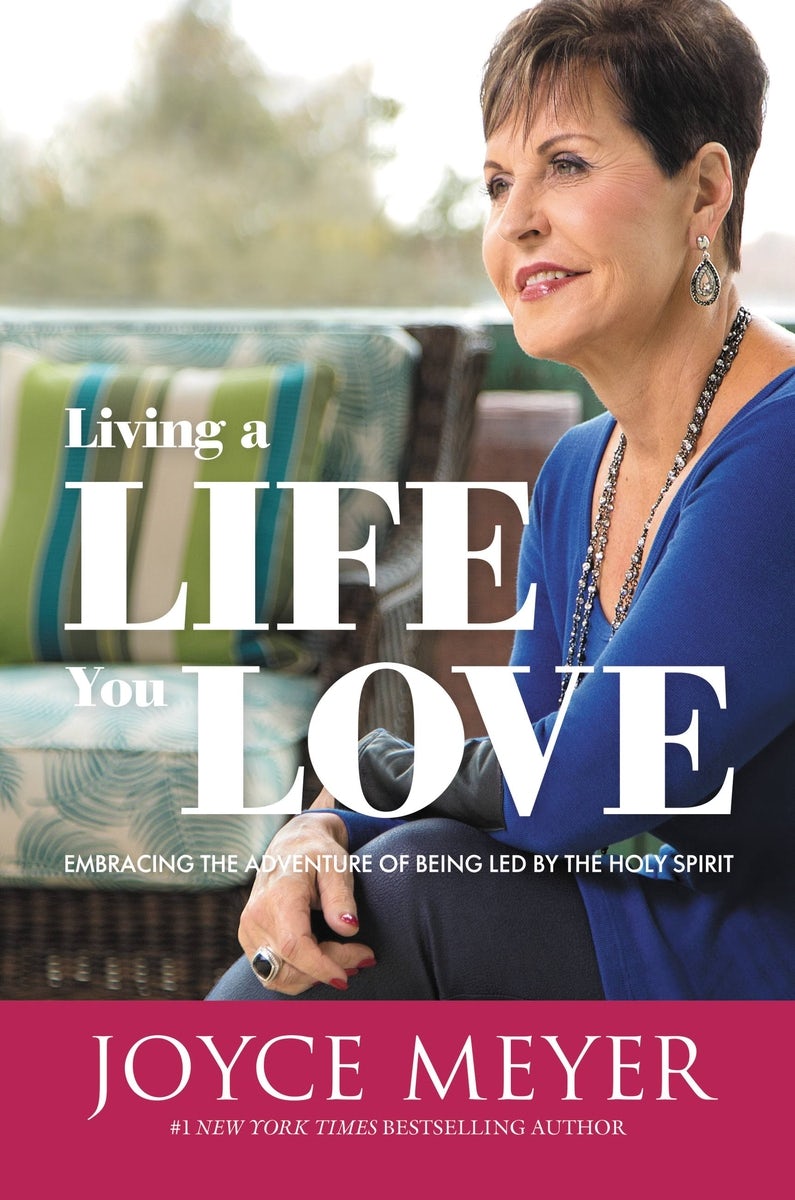 Cover image for Living a Life You Love, isbn: 9781455560165