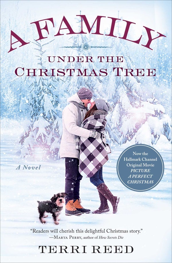 Cover image for A Family Under the Christmas Tree, isbn: 9781501144745