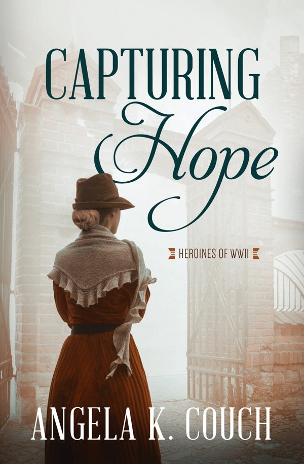 Cover image for Capturing Hope, isbn: 9781636096919