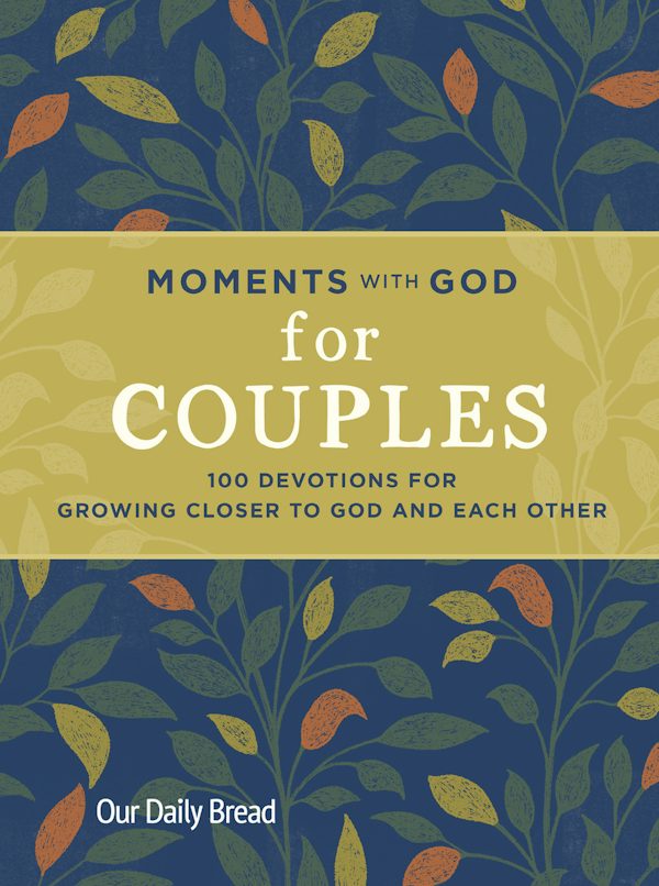 Cover image for Moments with God for Couples, isbn: 9781640702165