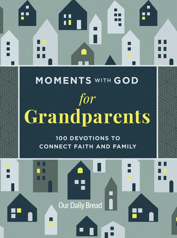 Cover image for Moments with God for Grandparents, isbn: 9781640702585