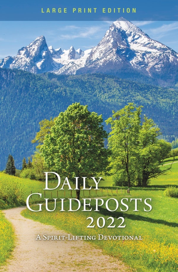Cover image for Daily Guideposts 2022, isbn: 9780310363279
