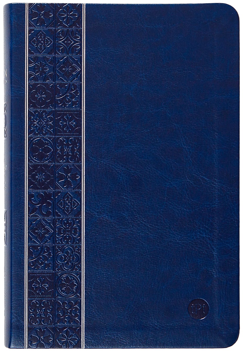 Cover image for The Passion Translation New Testament (2020 Edition) Giant Print Compact Navy, isbn: 9781424571673